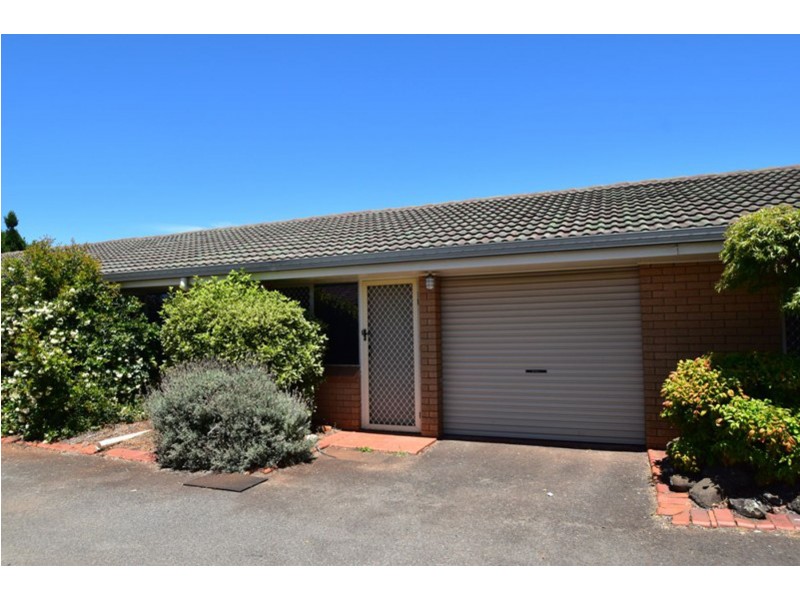 2/478 Stenner Street, Darling Heights QLD 4350