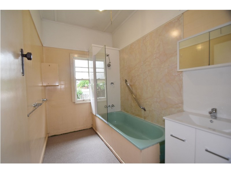 159 Ruthven Street, North Toowoomba QLD 4350