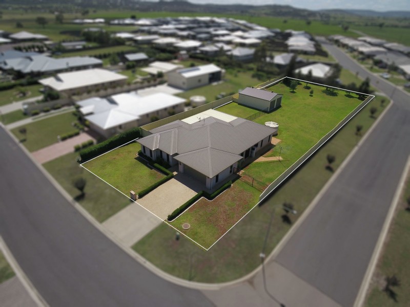 24 Wellington Street, Wyreema QLD 4352