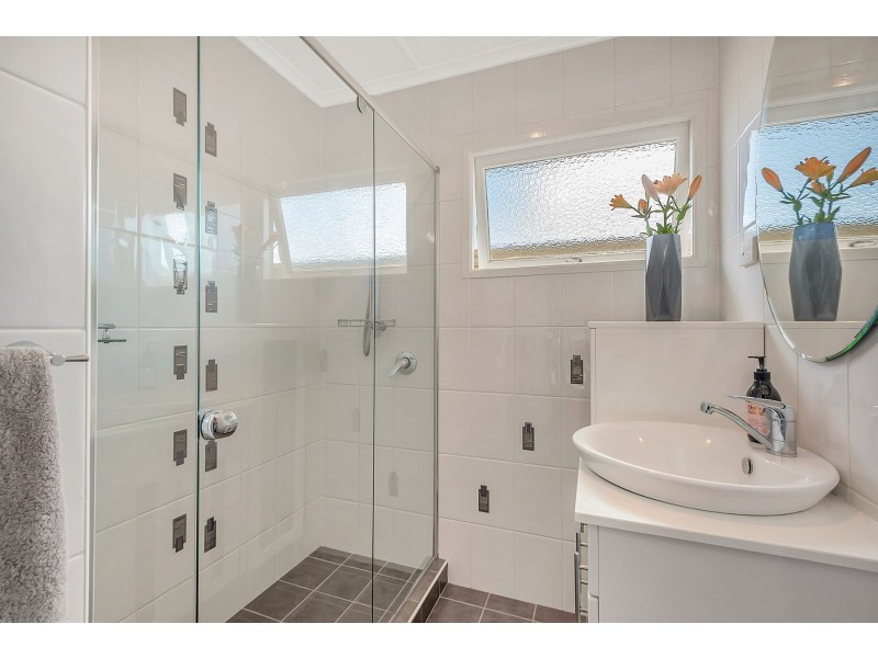 9 Wilma Street, Centenary Heights QLD 4350