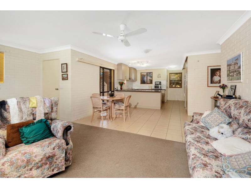 4 Robyn Street, Centenary Heights QLD 4350