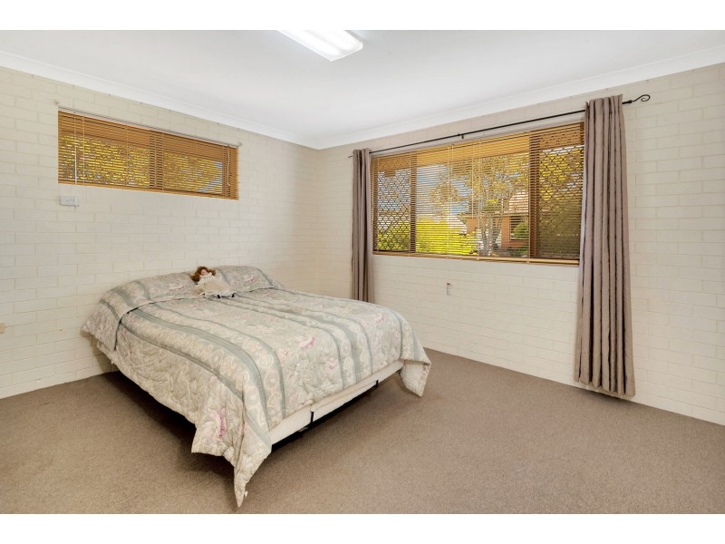 4 Robyn Street, Centenary Heights QLD 4350