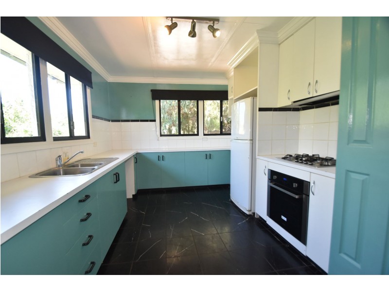 18 Hazzard Street, Centenary Heights QLD 4350