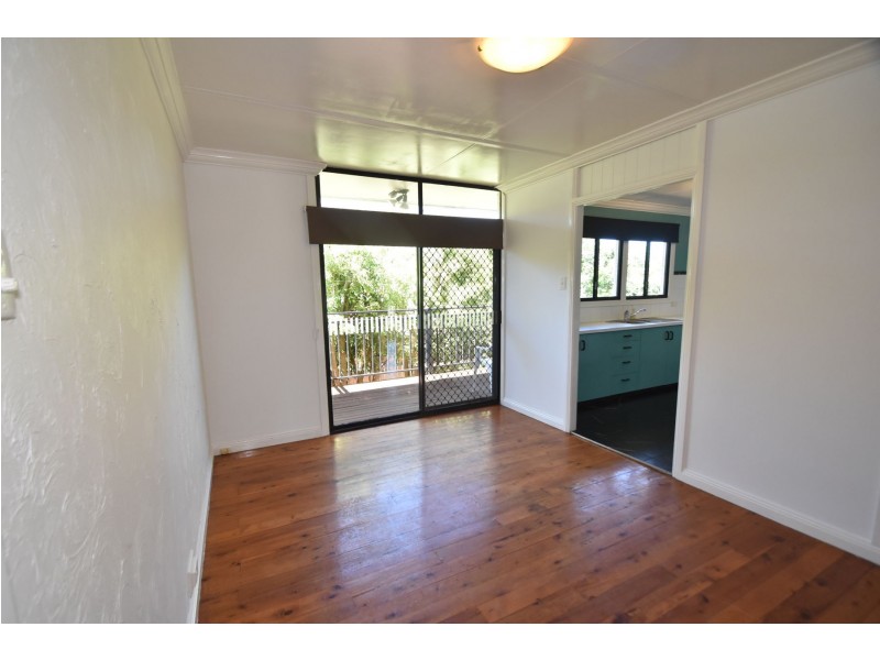 18 Hazzard Street, Centenary Heights QLD 4350