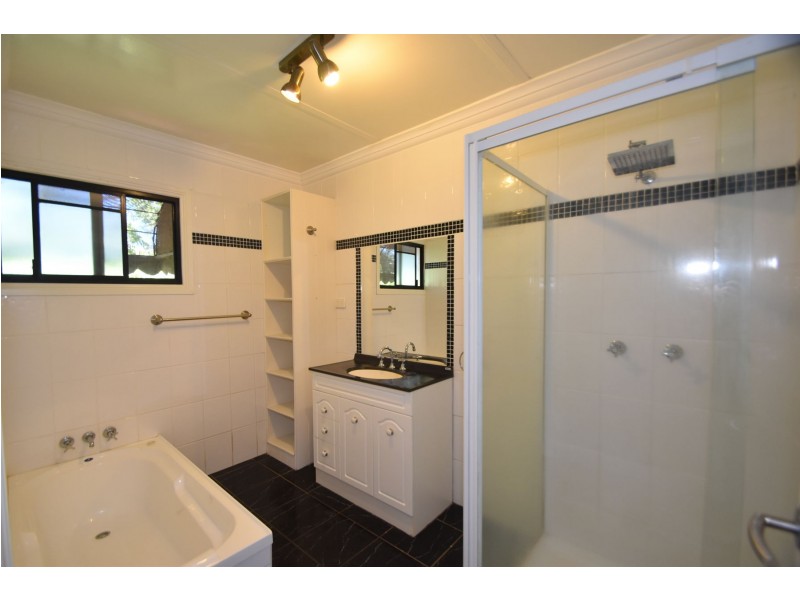 18 Hazzard Street, Centenary Heights QLD 4350