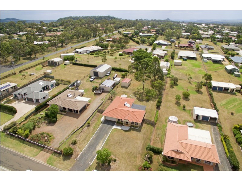 8 Highland Park Road, Meringandan West QLD 4352