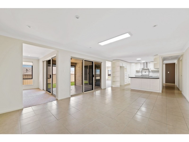 37 Sommariva Street, Westbrook QLD 4350