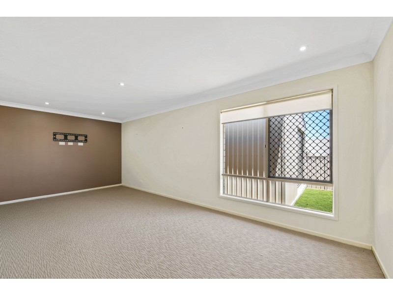 37 Sommariva Street, Westbrook QLD 4350