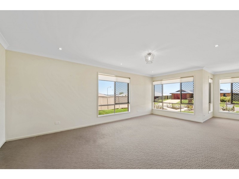 37 Sommariva Street, Westbrook QLD 4350