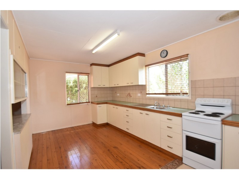 30 Boyd Street, Wilsonton QLD 4350