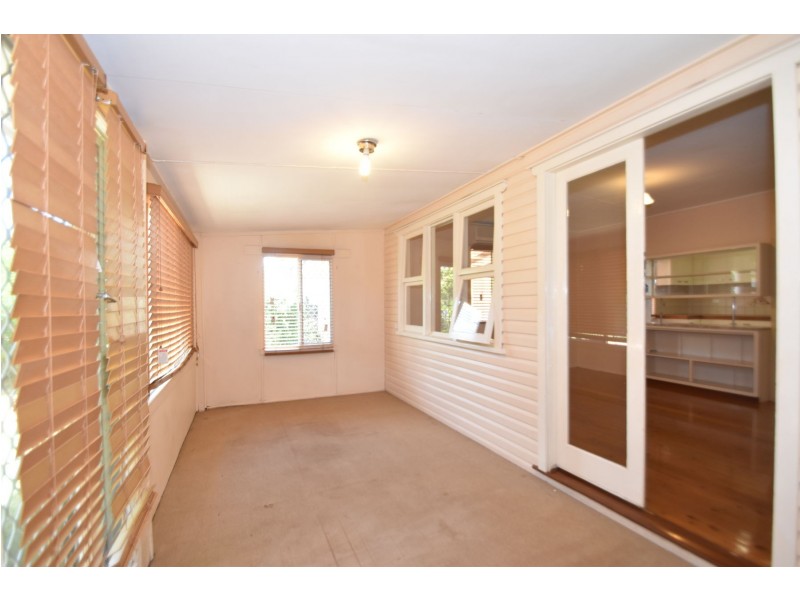 30 Boyd Street, Wilsonton QLD 4350