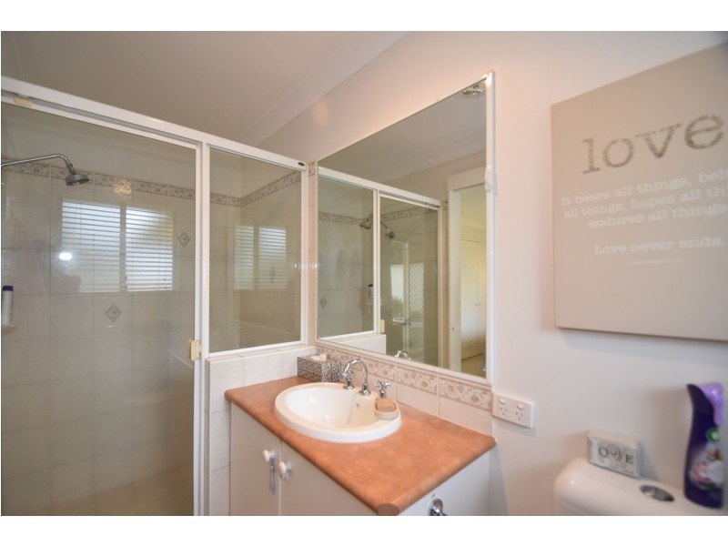 2 Buckle Court, Middle Ridge QLD 4350