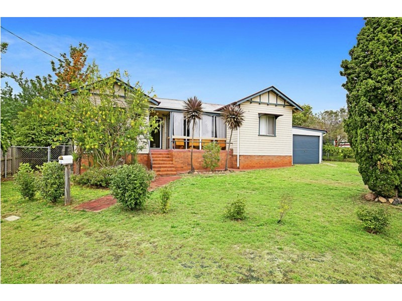 4 Underwood Crescent, Harristown QLD 4350