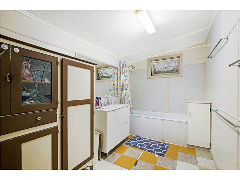 4 Underwood Crescent, Harristown QLD 4350