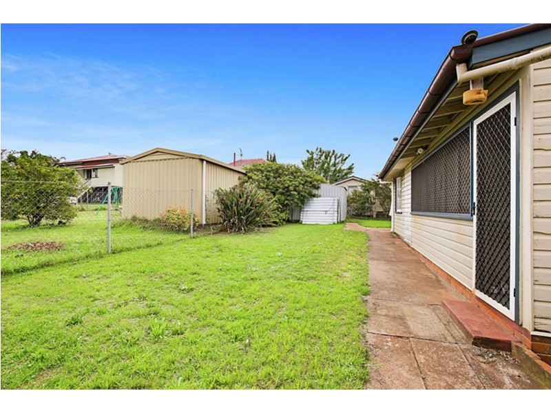 4 Underwood Crescent, Harristown QLD 4350