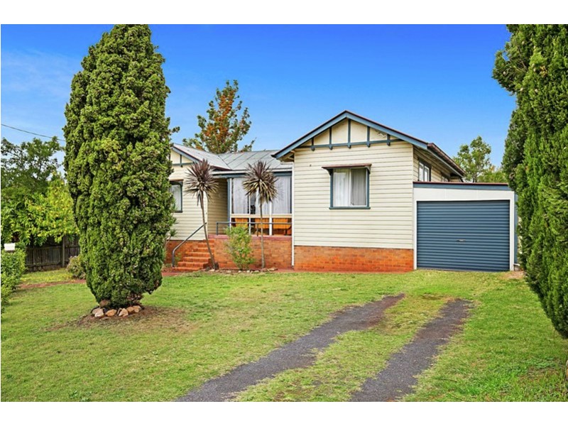 4 Underwood Crescent, Harristown QLD 4350