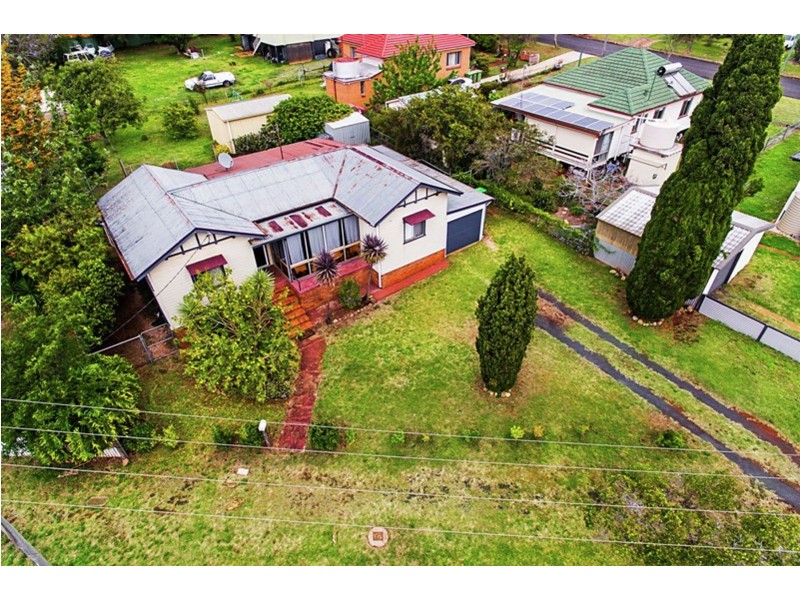 4 Underwood Crescent, Harristown QLD 4350