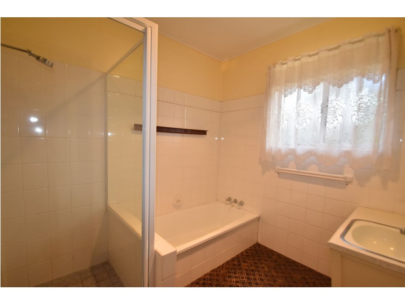 246 Alderley Street, Centenary Heights QLD 4350