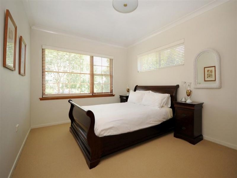 35 Range Street, Mount Lofty QLD 4350