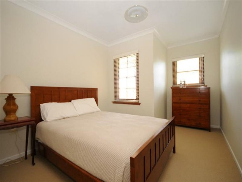 35 Range Street, Mount Lofty QLD 4350