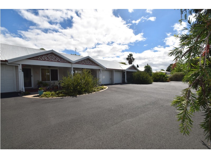 4/267A Geddes Street, Centenary Heights QLD 4350