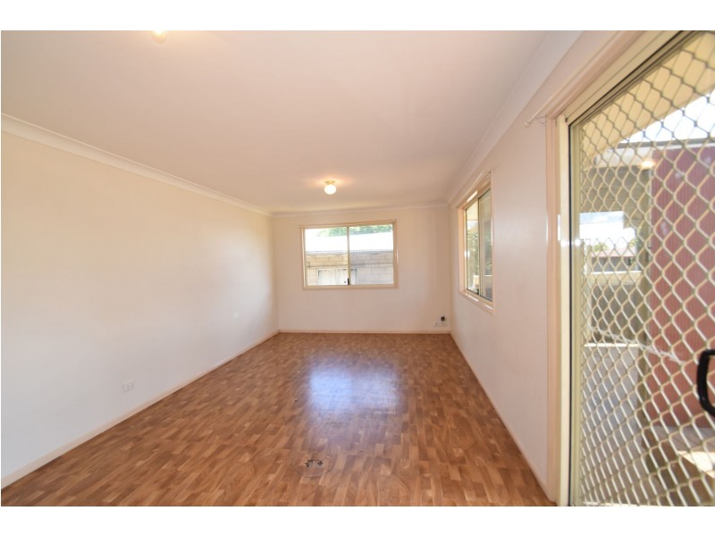 8 Monash Lane, Newtown QLD 4350