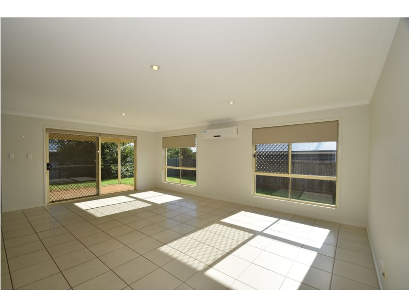 25 Sweeney Street, Kearneys Spring QLD 4350
