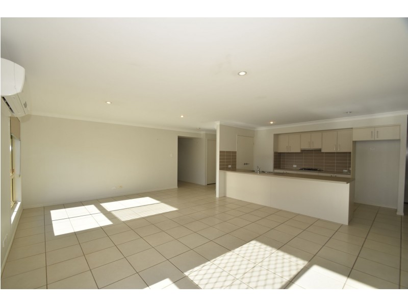 25 Sweeney Street, Kearneys Spring QLD 4350