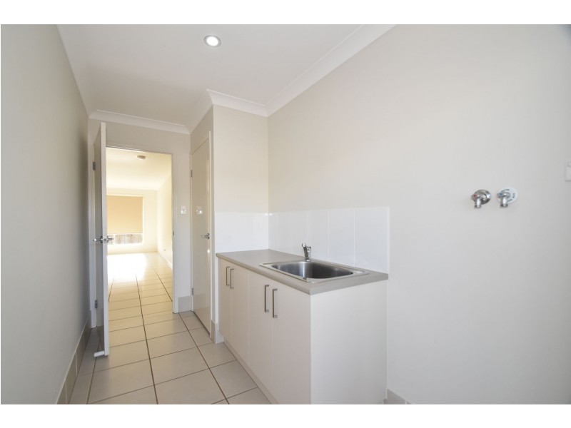 25 Sweeney Street, Kearneys Spring QLD 4350
