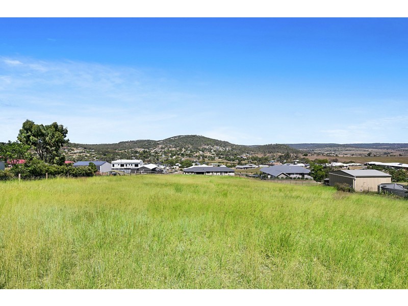 8 Wodalla Court, Hodgson Vale QLD 4352