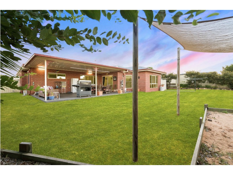 3 Shelley Court, Westbrook QLD 4350