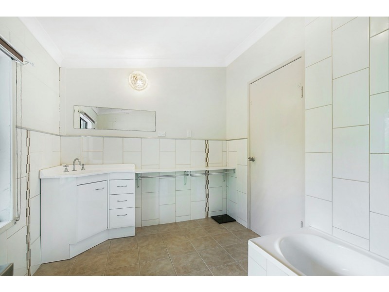 137 Koreelah Street, Upper Lockyer QLD 4352