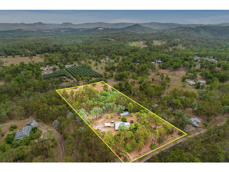 137 Koreelah Street, Upper Lockyer QLD 4352