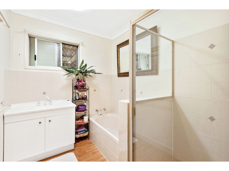 30 Llewellyn Street, Centenary Heights QLD 4350