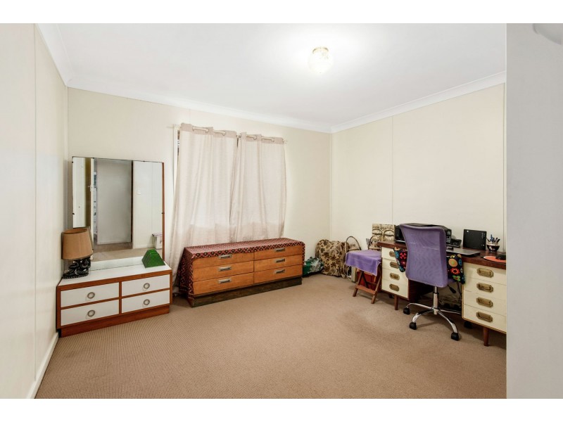 30 Llewellyn Street, Centenary Heights QLD 4350