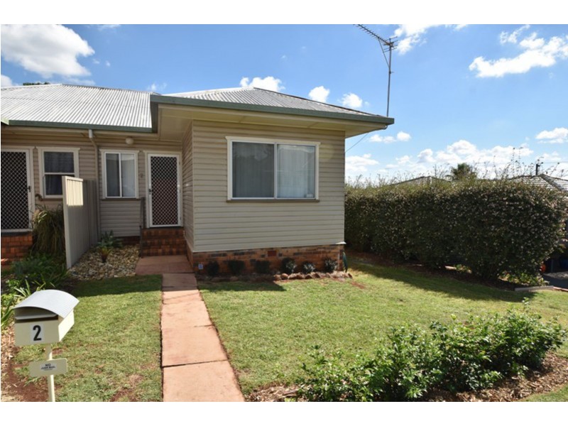 2/2 Katherine Street, North Toowoomba QLD 4350