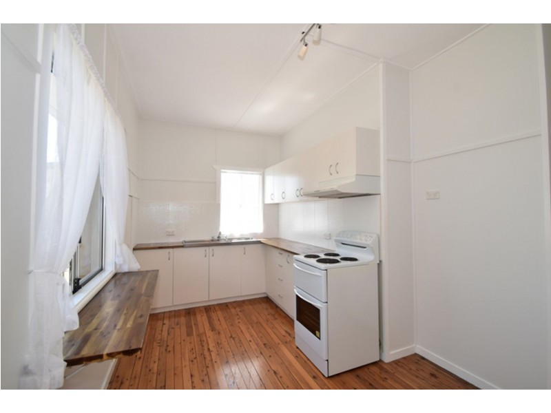 2/2 Katherine Street, North Toowoomba QLD 4350