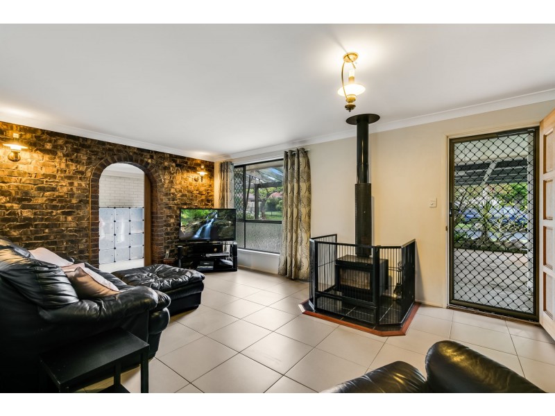 15 Behland Street, Kearneys Spring QLD 4350