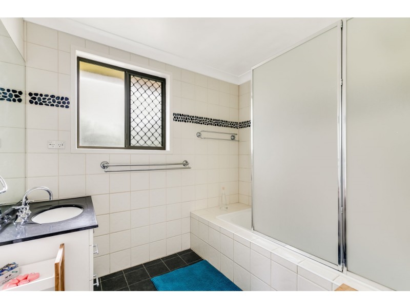 15 Behland Street, Kearneys Spring QLD 4350