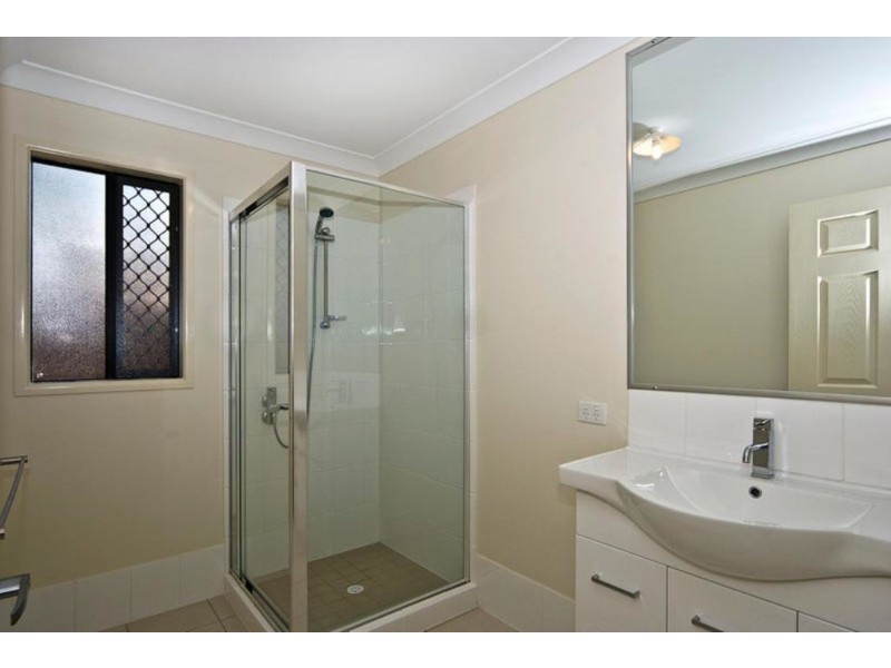 1/2 Swallow Court, Newtown QLD 4350