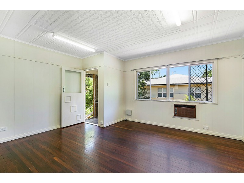 122 North Street, North Toowoomba QLD 4350