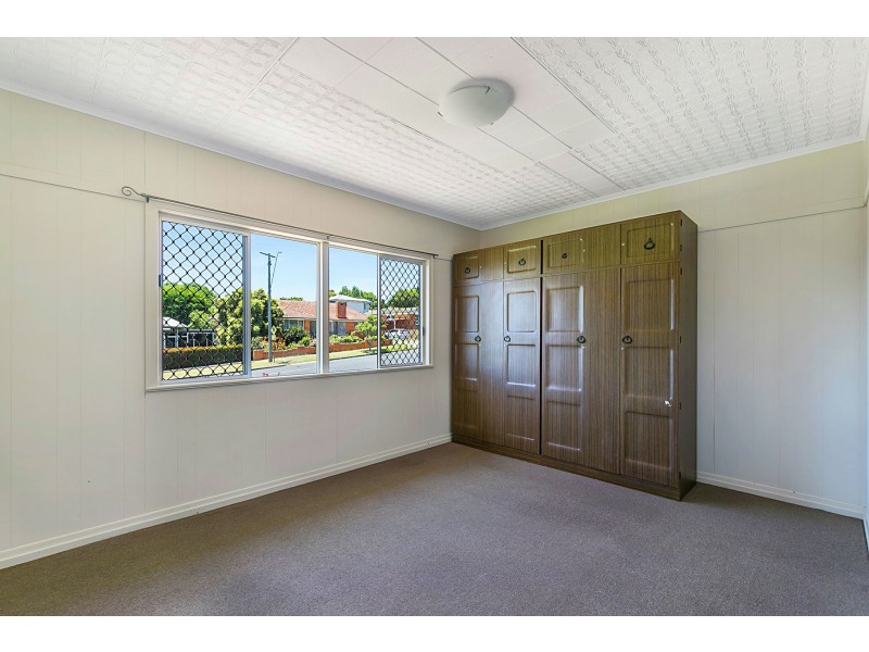 122 North Street, North Toowoomba QLD 4350