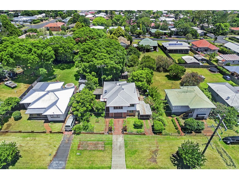 122 North Street, North Toowoomba QLD 4350