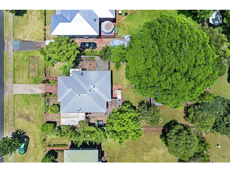 122 North Street, North Toowoomba QLD 4350