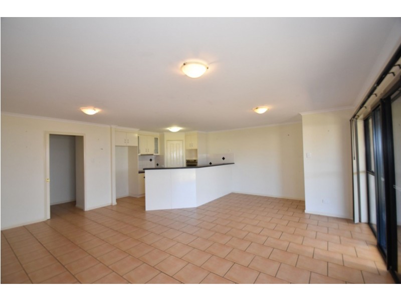 4 Scullin Street, Middle Ridge QLD 4350