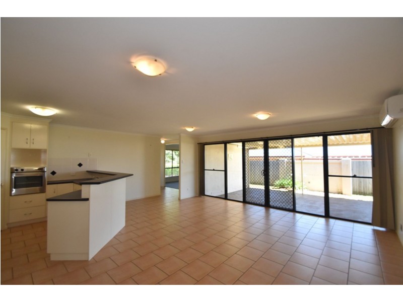 4 Scullin Street, Middle Ridge QLD 4350