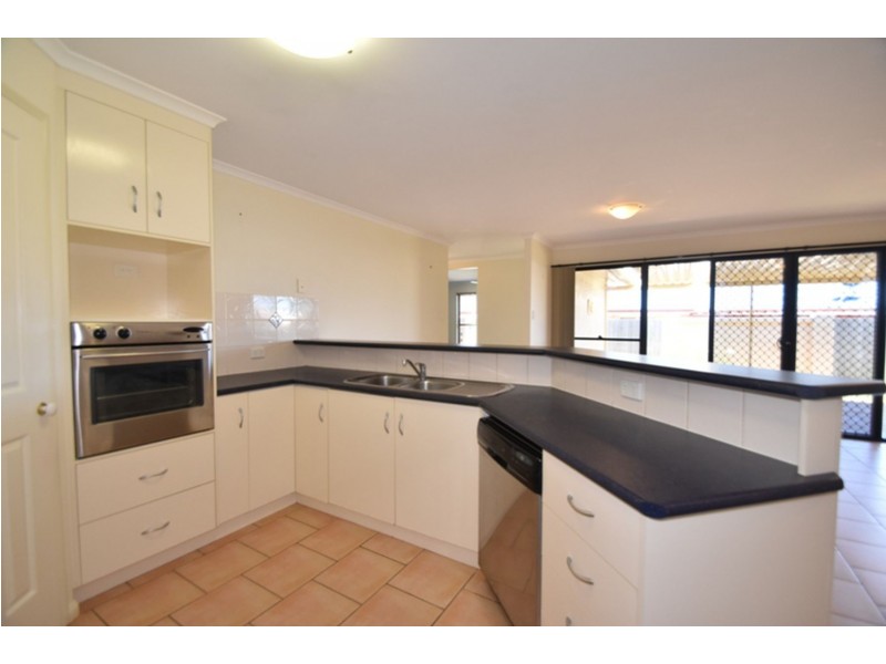 4 Scullin Street, Middle Ridge QLD 4350