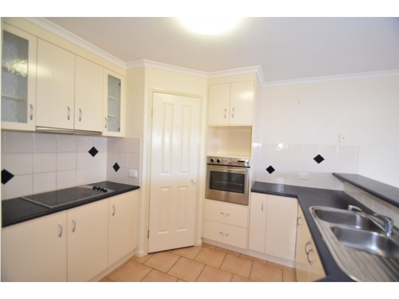 4 Scullin Street, Middle Ridge QLD 4350