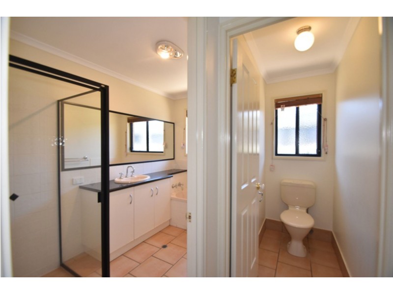 4 Scullin Street, Middle Ridge QLD 4350