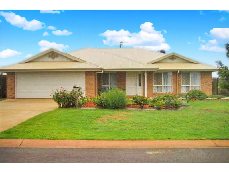 28 Nioka Drive, Highfields QLD 4352